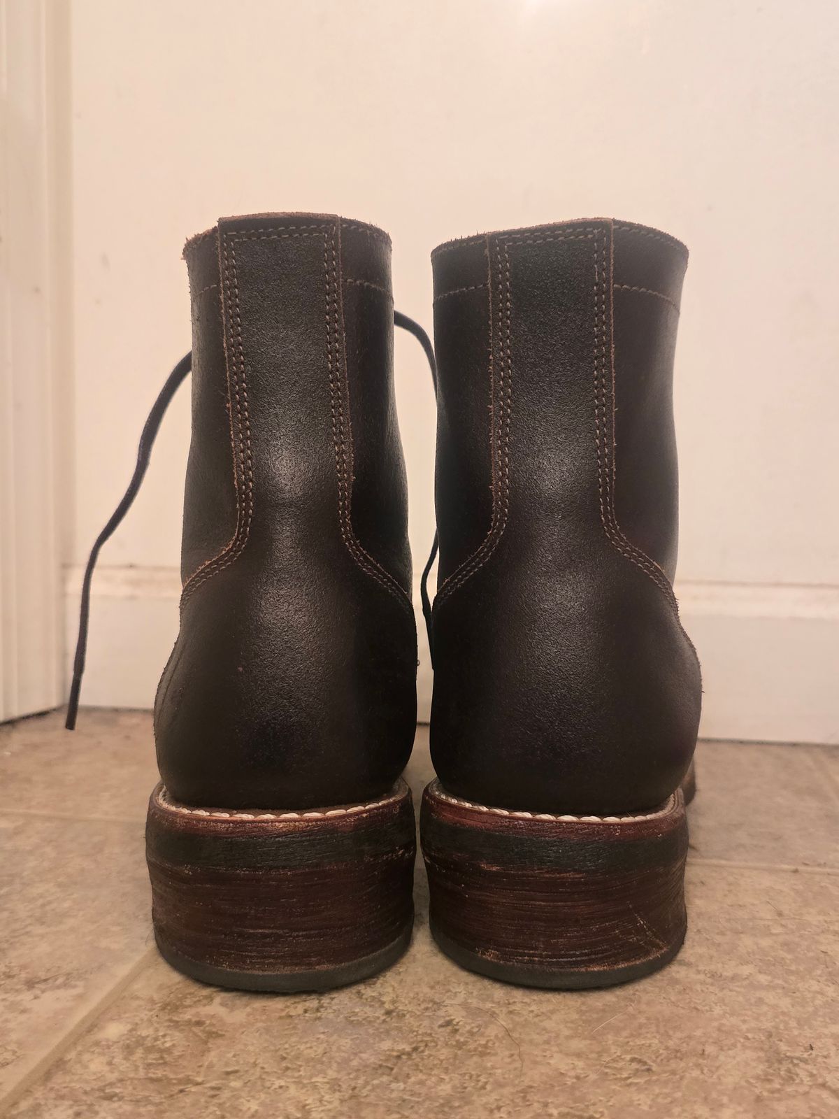 Photo by BoSeven on November 5, 2025 of the Thursday Logger in Horween Waxed Cacao.