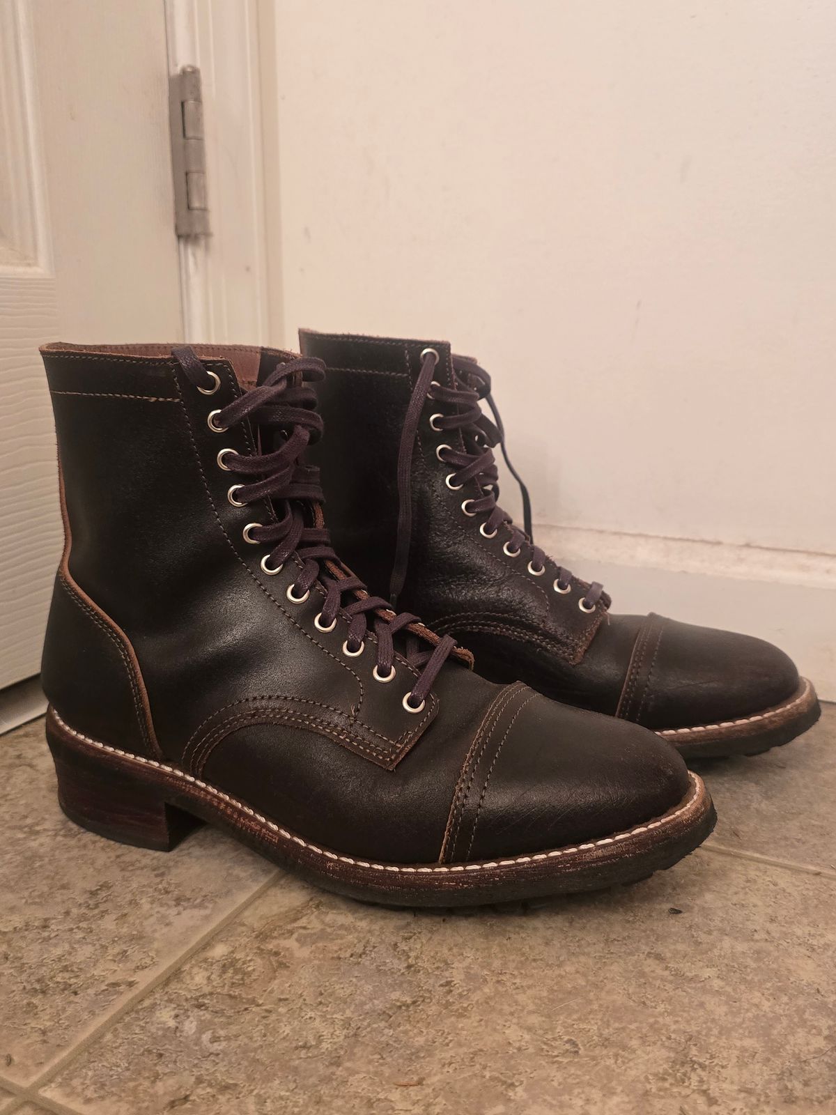 Photo by BoSeven on November 5, 2025 of the Thursday Logger in Horween Waxed Cacao.