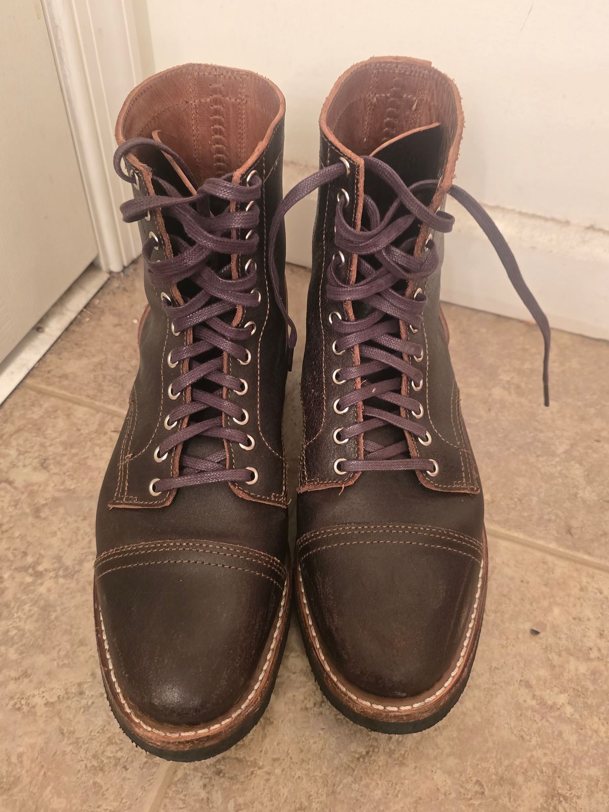 Photo by BoSeven on November 5, 2025 of the Thursday Logger in Horween Waxed Cacao.