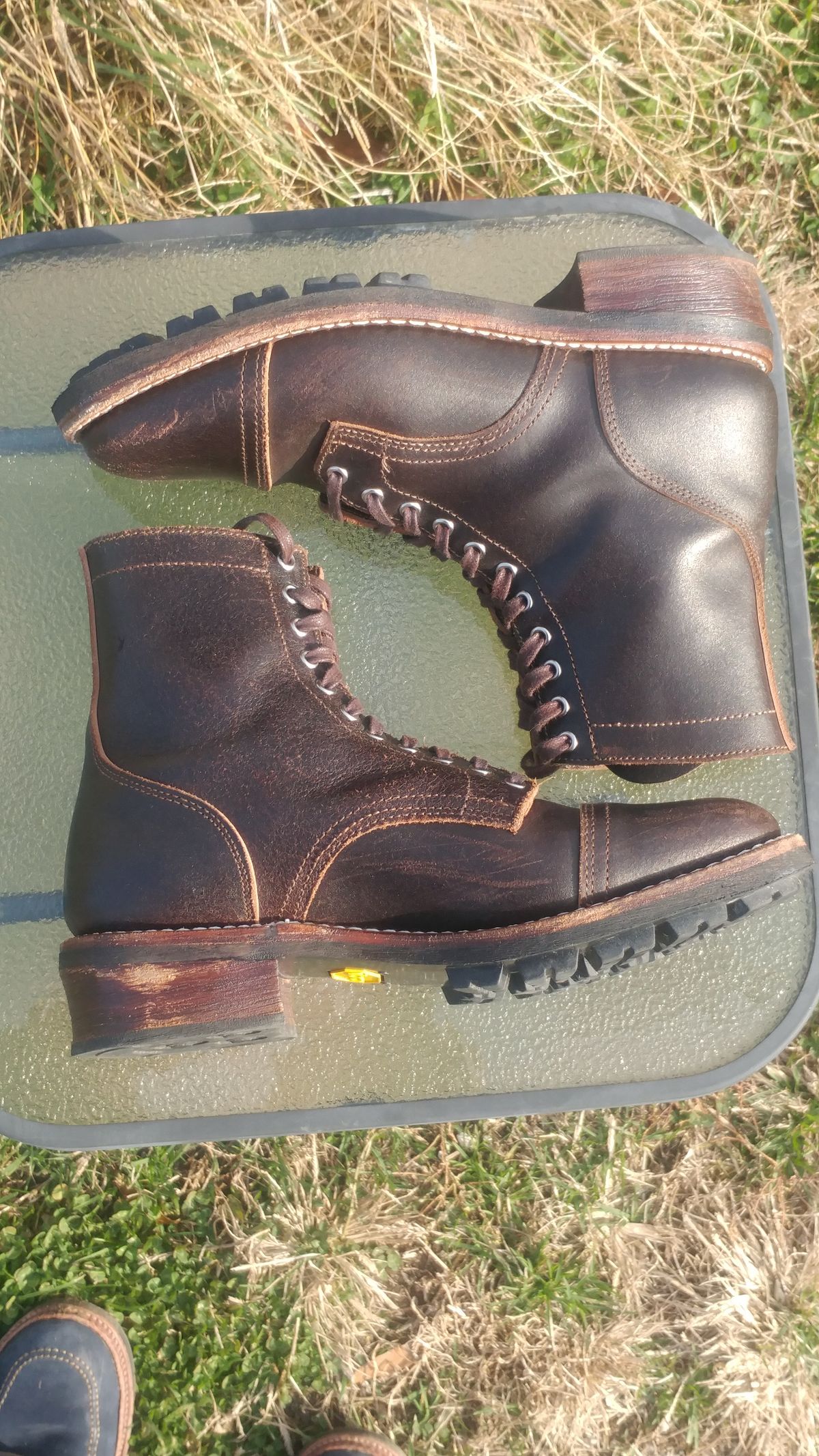 Photo by BoSeven on December 4, 2025 of the Thursday Logger in Horween Waxed Cacao.