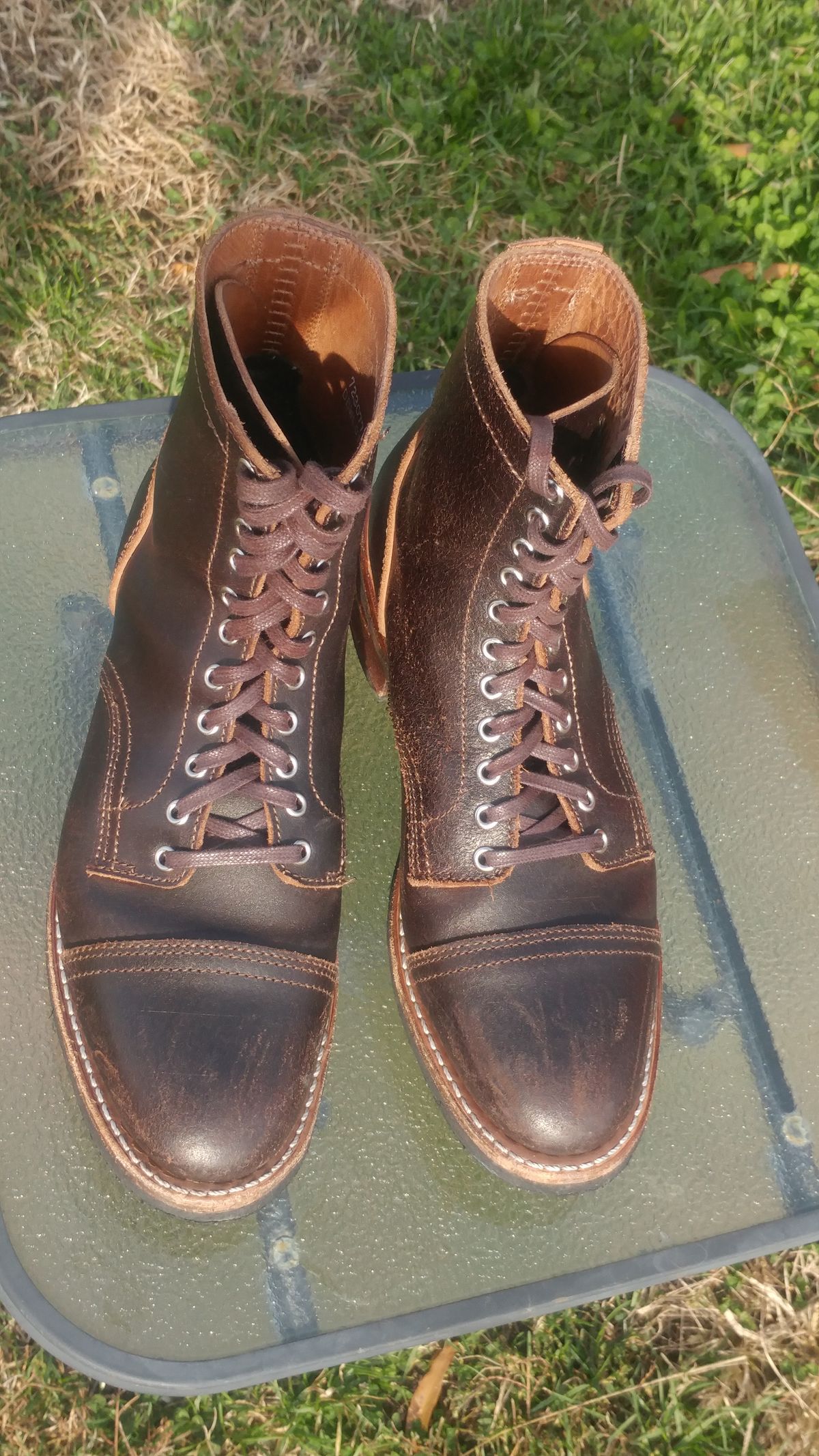 Photo by BoSeven on December 4, 2025 of the Thursday Logger in Horween Waxed Cacao.