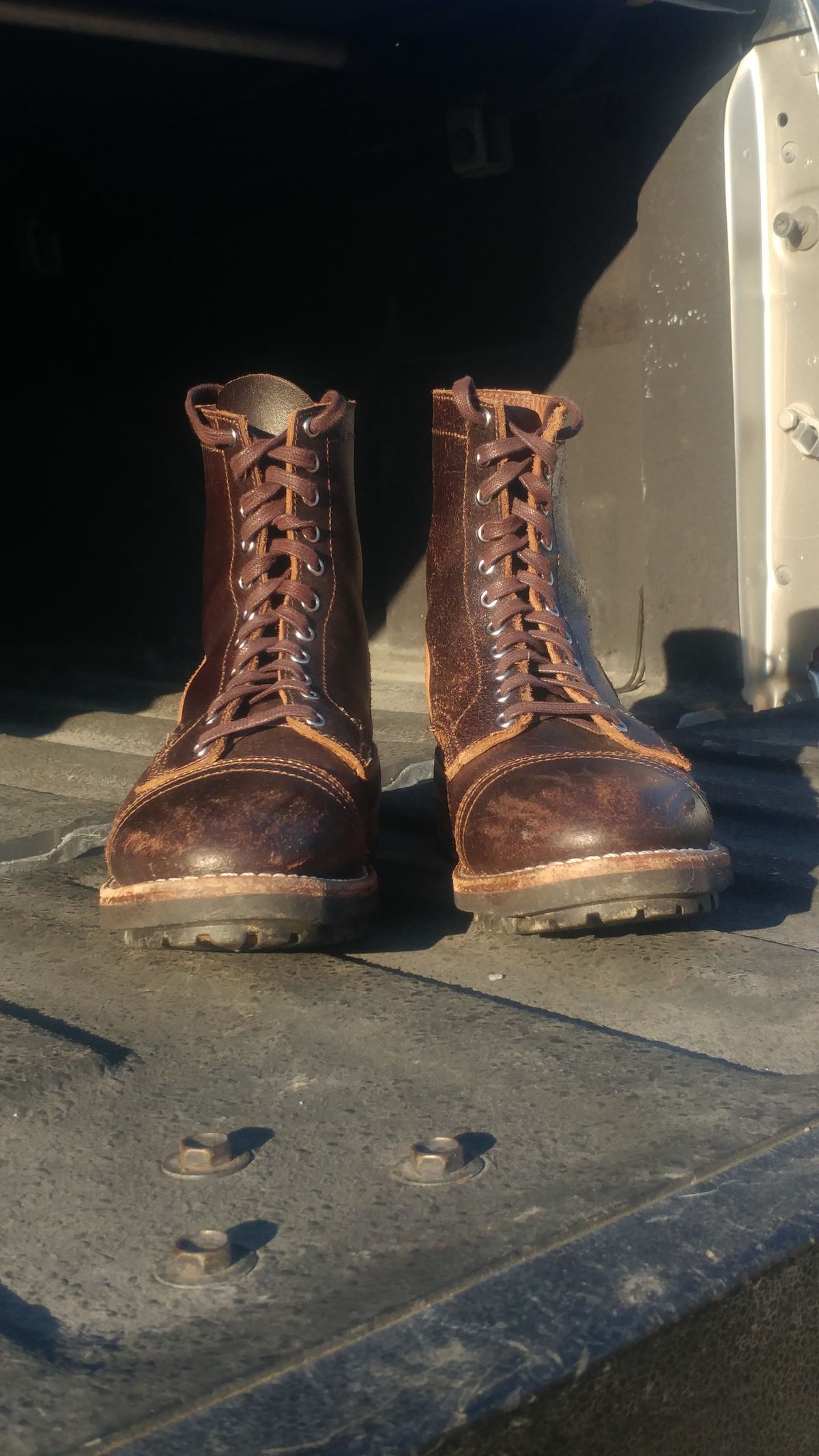 Photo by BoSeven on January 4, 2026 of the Thursday Logger in Horween Waxed Cacao.