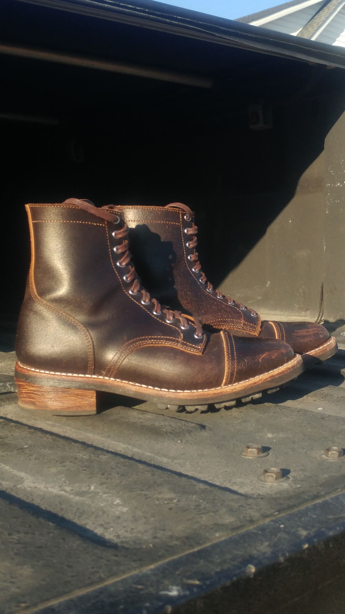 Photo by BoSeven on January 4, 2026 of the Thursday Logger in Horween Waxed Cacao.
