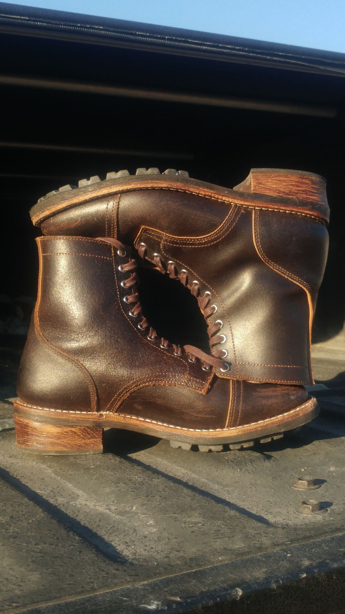 Photo by BoSeven on January 4, 2026 of the Thursday Logger in Horween Waxed Cacao.