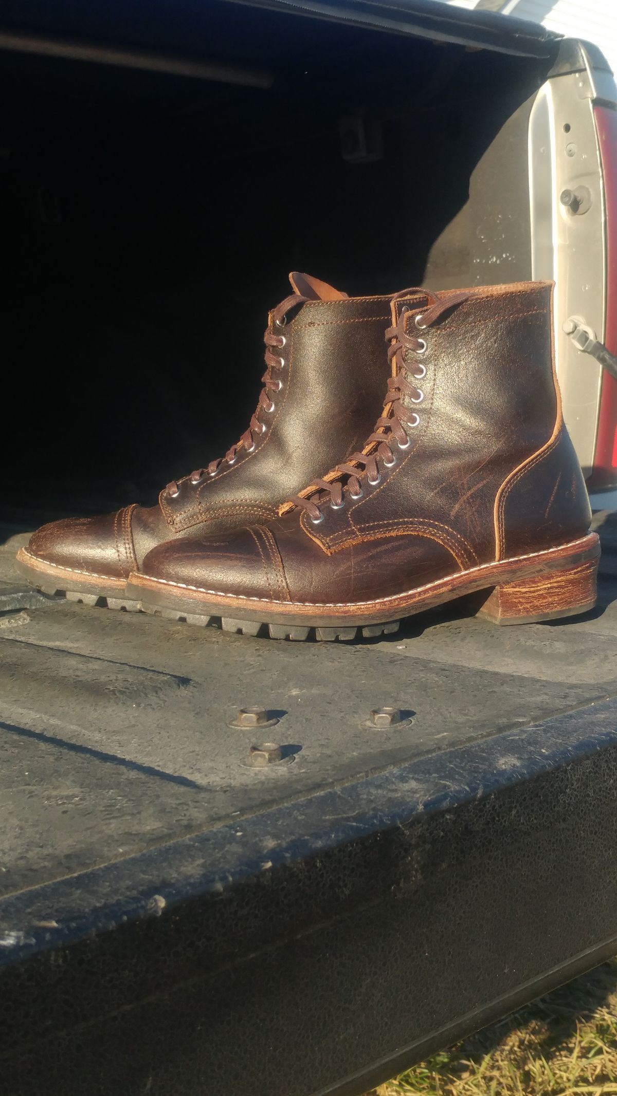 Photo by BoSeven on January 4, 2026 of the Thursday Logger in Horween Waxed Cacao.