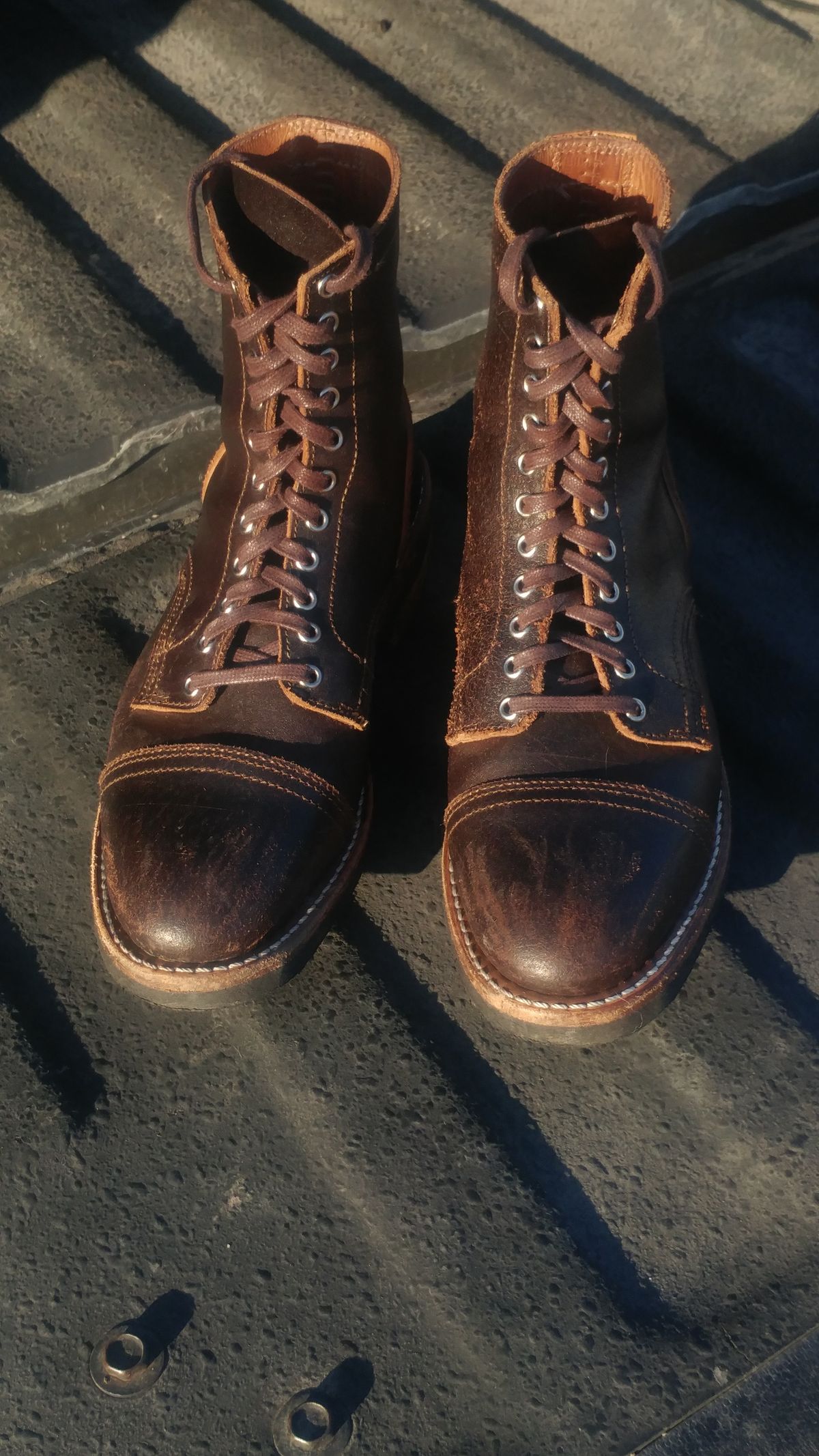 Photo by BoSeven on January 4, 2026 of the Thursday Logger in Horween Waxed Cacao.