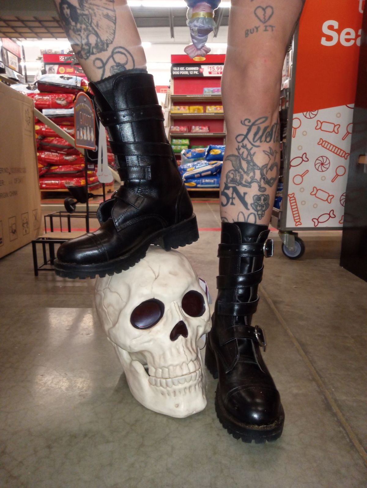 Photo by Tankerbell on October 6, 2024 of the Vintos Boots Tanker in Black Full Grain Leather.