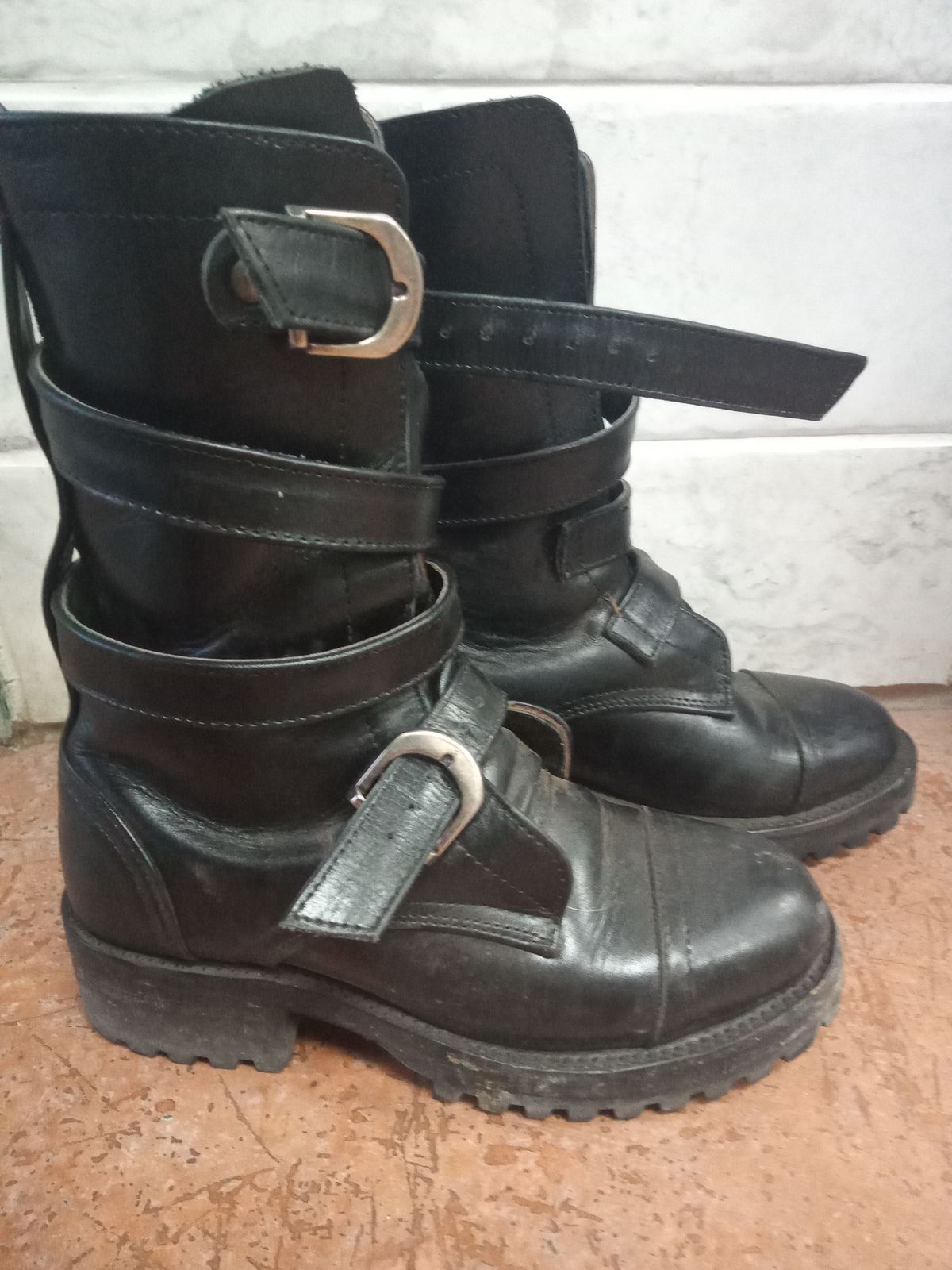 Photo by Tankerbell on November 6, 2024 of the Vintos Boots Tanker in Black Full Grain Leather.