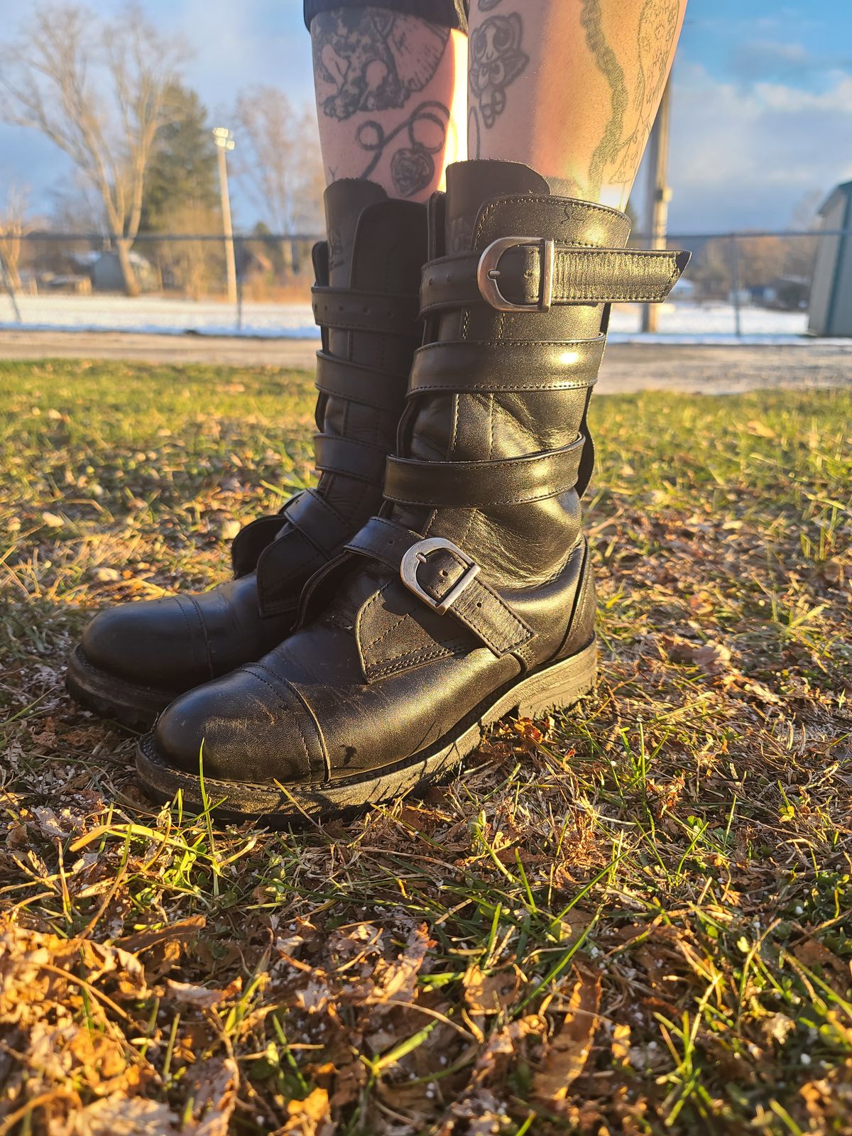 Photo by Tankerbell on December 5, 2024 of the Vintos Boots Tanker in Black Full Grain Leather.
