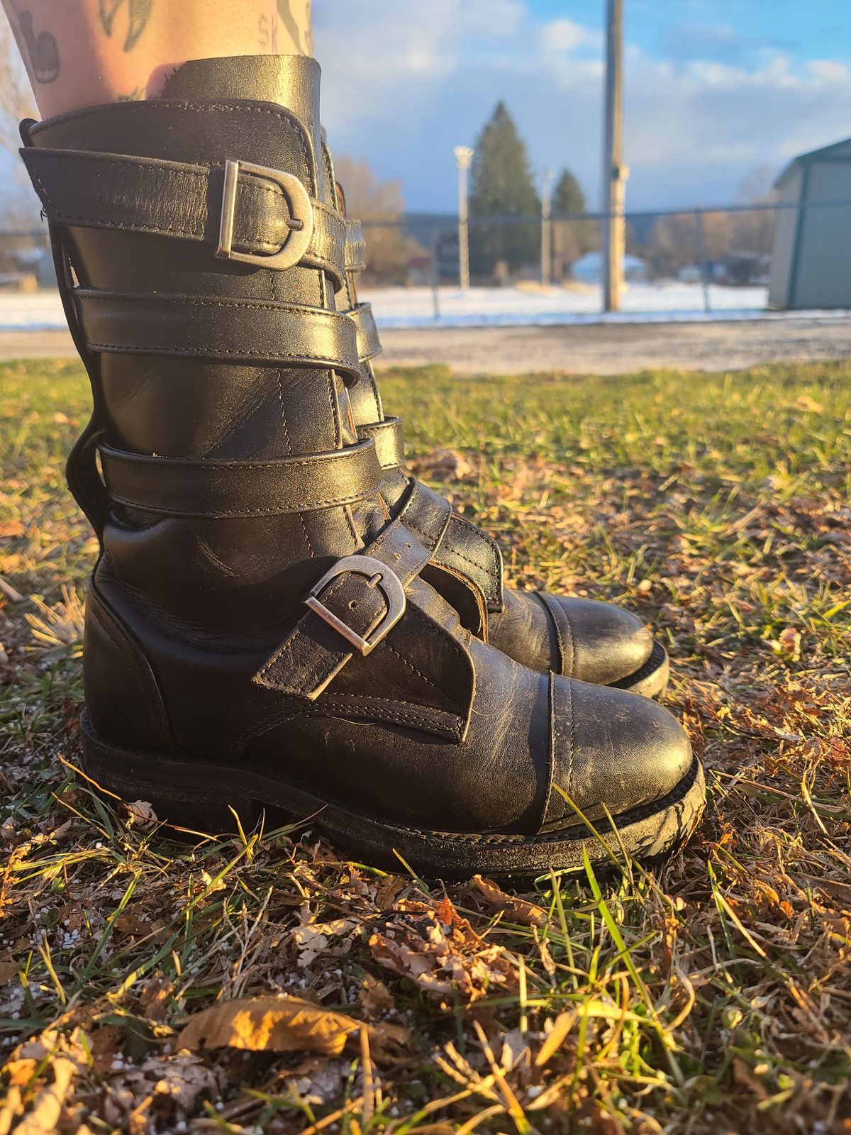 Photo by Tankerbell on December 5, 2024 of the Vintos Boots Tanker in Black Full Grain Leather.