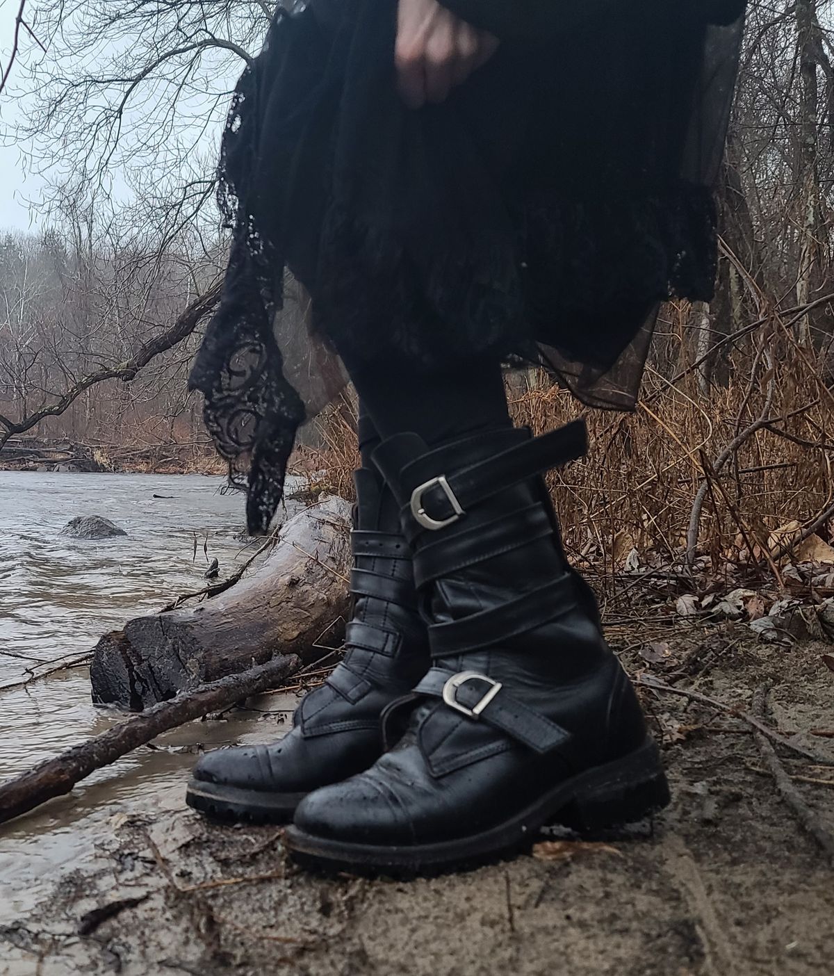 Photo by Tankerbell on January 2, 2025 of the Vintos Boots Tanker in Black Full Grain Leather.