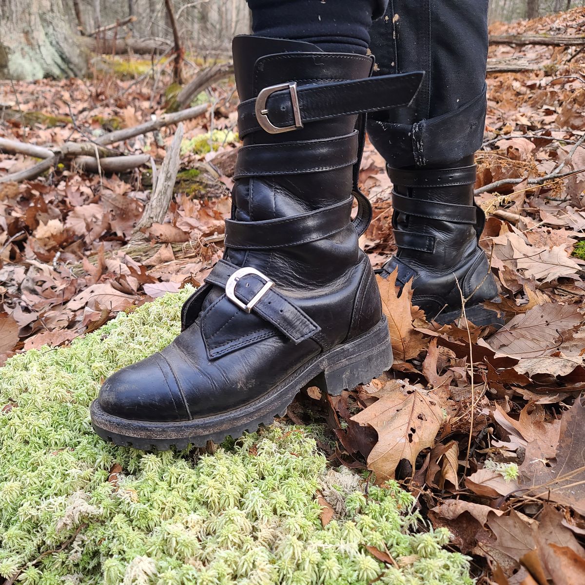 Photo by Tankerbell on January 16, 2025 of the Vintos Boots Tanker in Black Full Grain Leather.