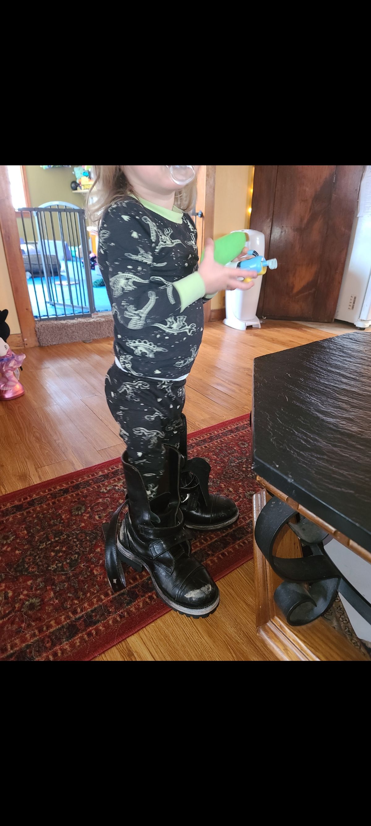Photo by Tankerbell on February 4, 2025 of the Vintos Boots Tanker in Black Full Grain Leather.
