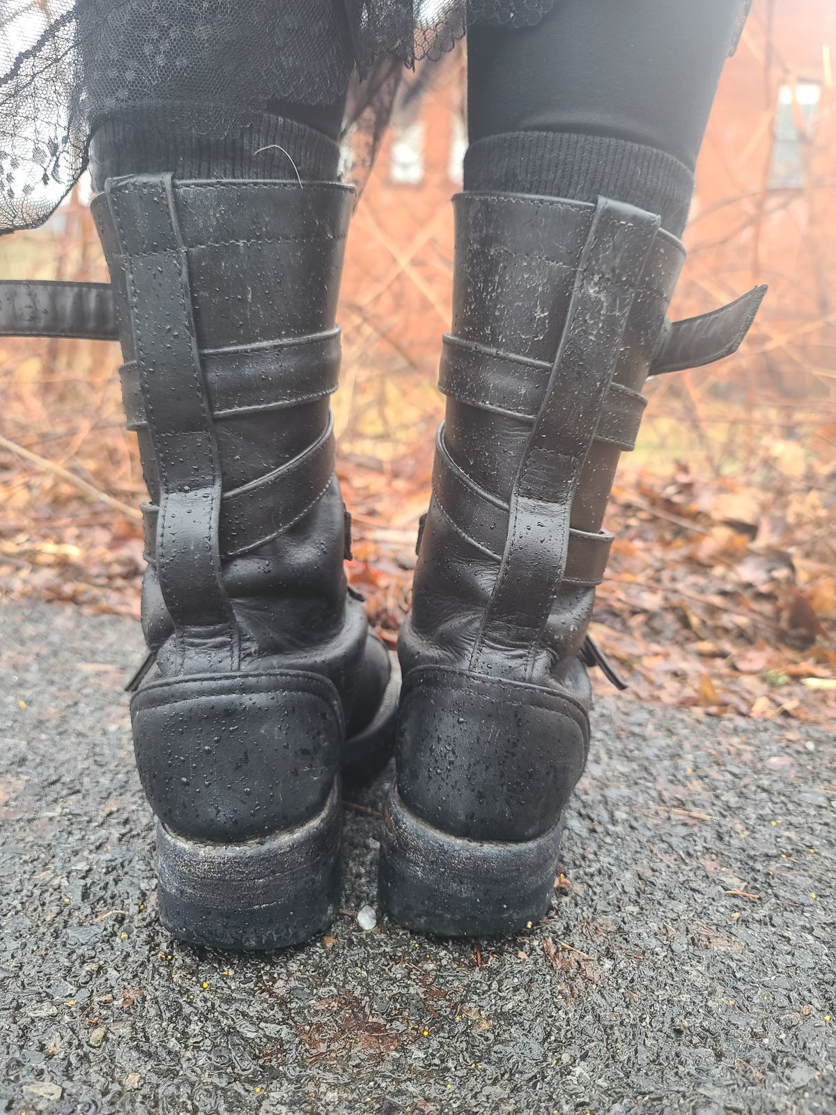 Photo by Tankerbell on March 5, 2025 of the Vintos Boots Tanker in Black Full Grain Leather.