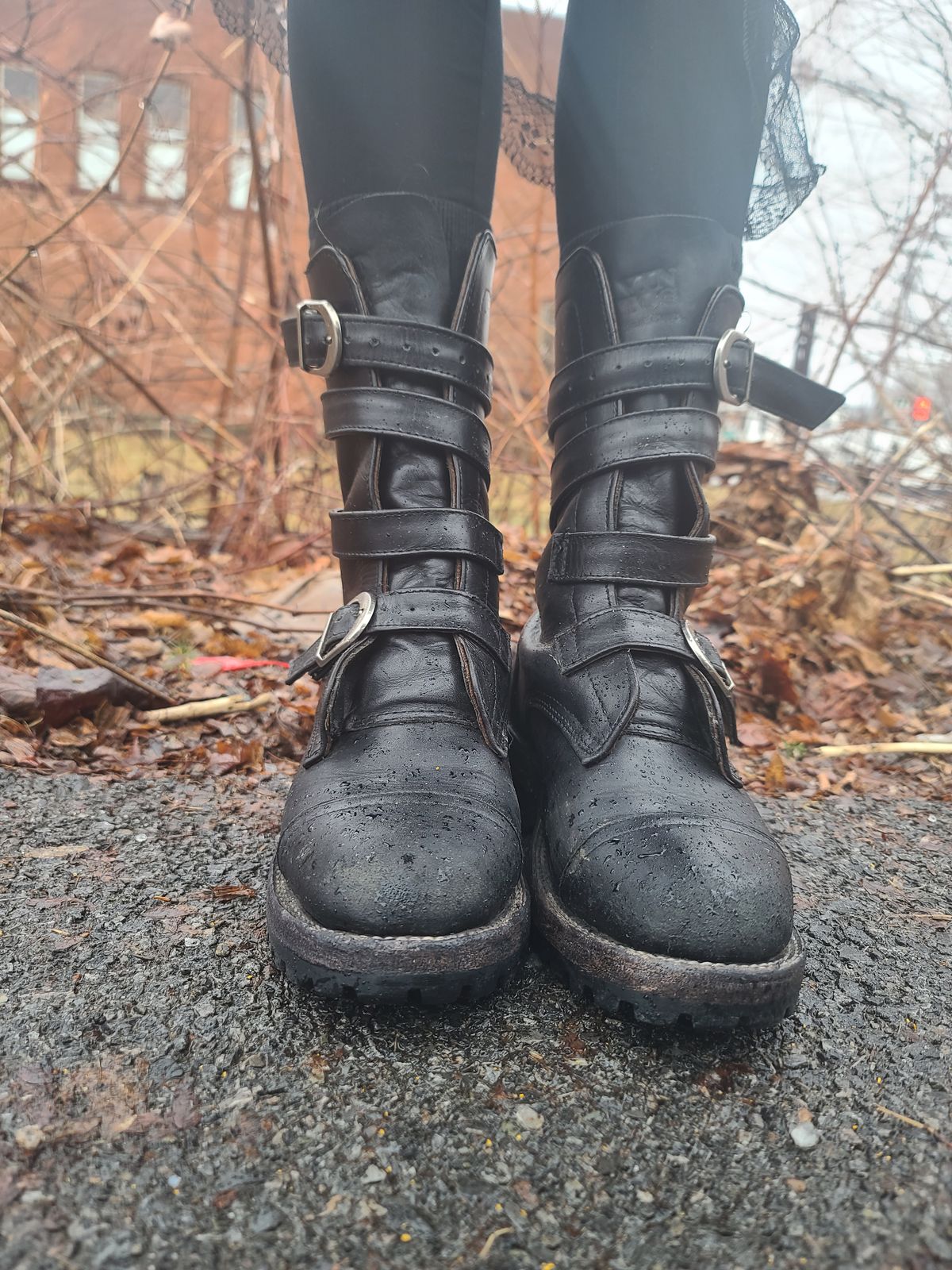 Photo by Tankerbell on March 5, 2025 of the Vintos Boots Tanker in Black Full Grain Leather.