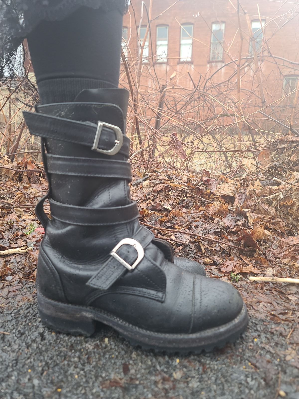 Photo by Tankerbell on March 5, 2025 of the Vintos Boots Tanker in Black Full Grain Leather.