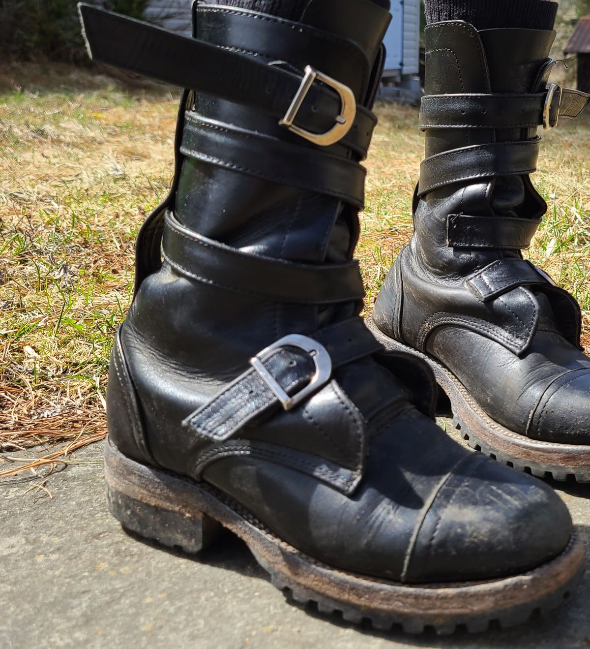Photo by Tankerbell on April 4, 2025 of the Vintos Boots Tanker in Black Full Grain Leather.