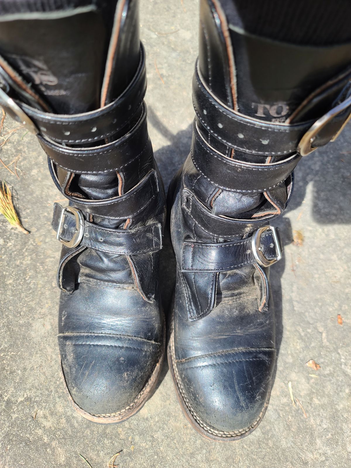Photo by Tankerbell on April 4, 2025 of the Vintos Boots Tanker in Black Full Grain Leather.