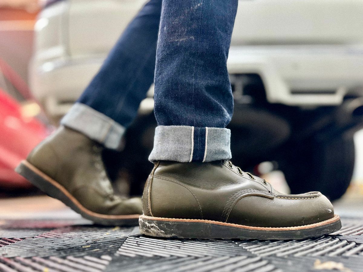 Photo by fancyfootwork15 on December 14, 2025 of the Red Wing 6-Inch Classic Moc in S.B. Foot Alpine Portage.