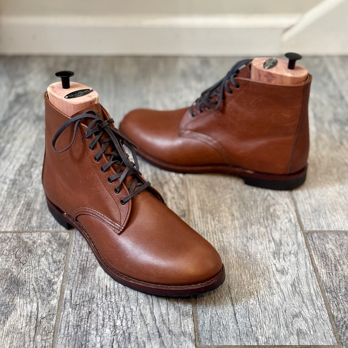 Photo by fancyfootwork15 on December 13, 2024 of the Red Wing Sheldon in S.B. Foot Teak Featherstone.