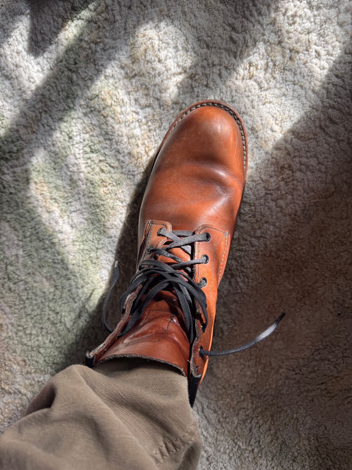 Photo by fancyfootwork15 on April 18, 2025 of the Red Wing Beckman in S.B. Foot Cigar Featherstone.