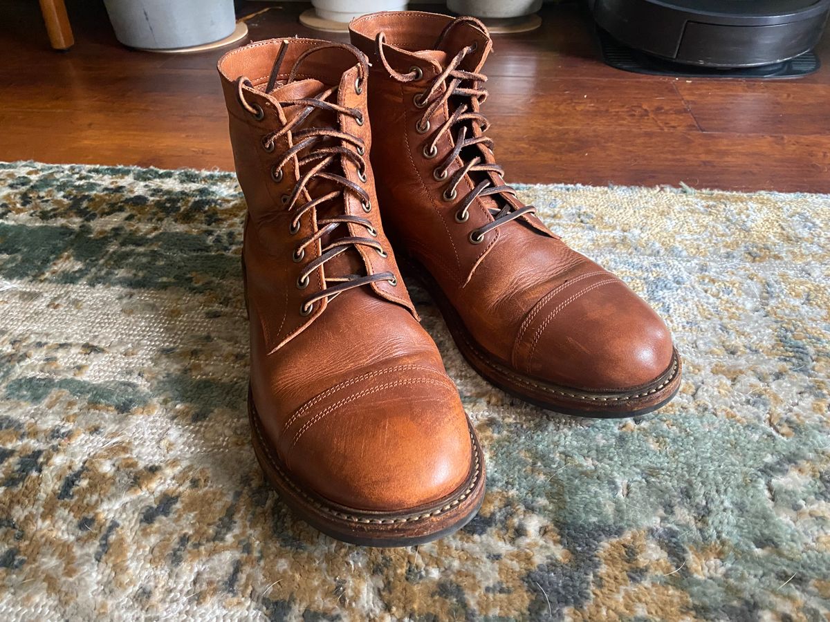 Photo by fogbreaker on July 15, 2024 of the Oak Street Bootmakers Trench Boot in Walnut Overdye Camello Asportabile.