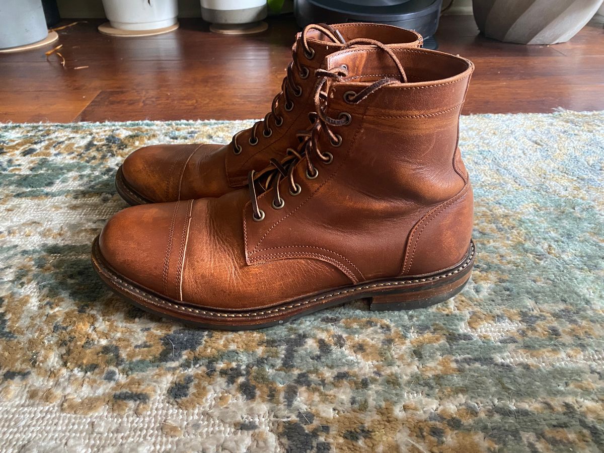 Photo by fogbreaker on July 15, 2024 of the Oak Street Bootmakers Trench Boot in Walnut Overdye Camello Asportabile.