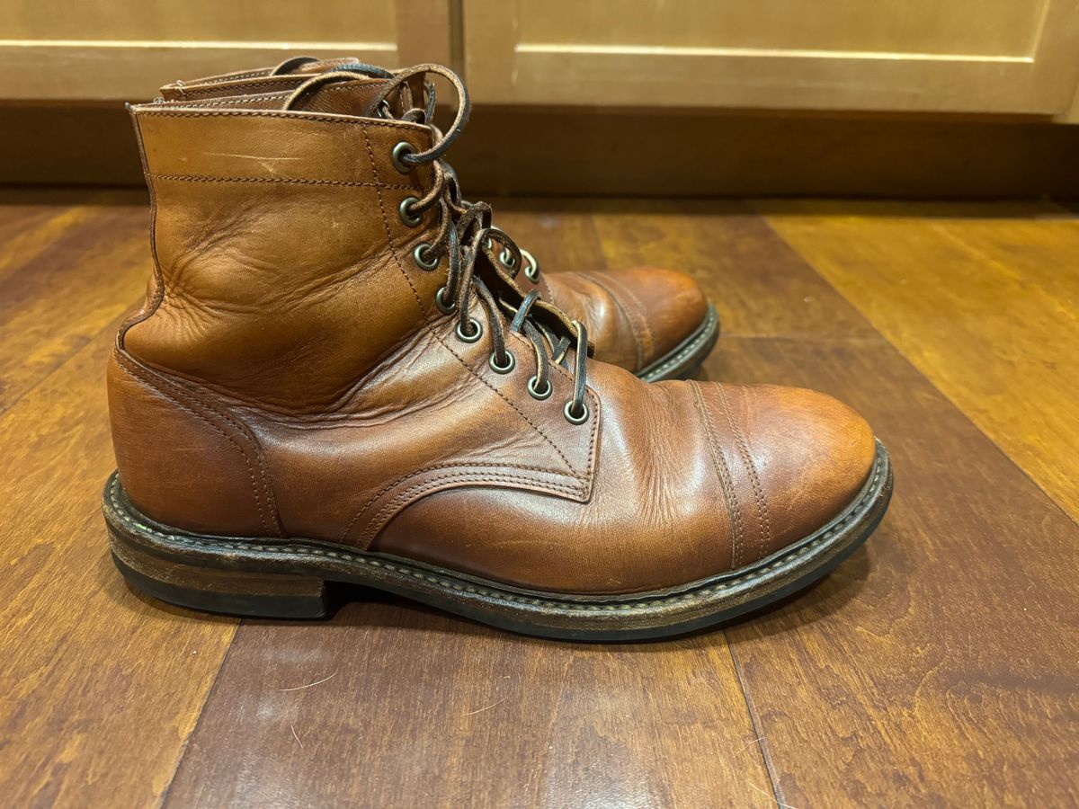 Photo by fogbreaker on November 23, 2024 of the Oak Street Bootmakers Trench Boot in Walnut Overdye Camello Asportabile.