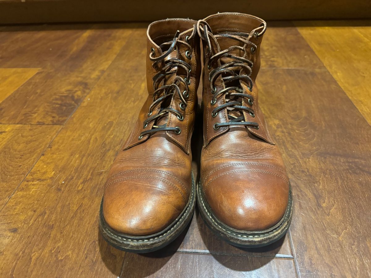 Photo by fogbreaker on November 23, 2024 of the Oak Street Bootmakers Trench Boot in Walnut Overdye Camello Asportabile.