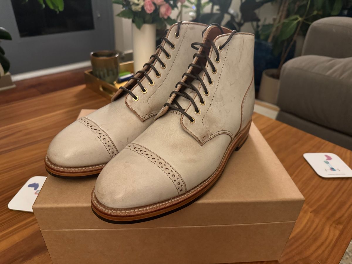 Photo by fogbreaker on November 2, 2024 of the Grant Stone Garrison Boot in Conceria Walpier Ghost Buttero.