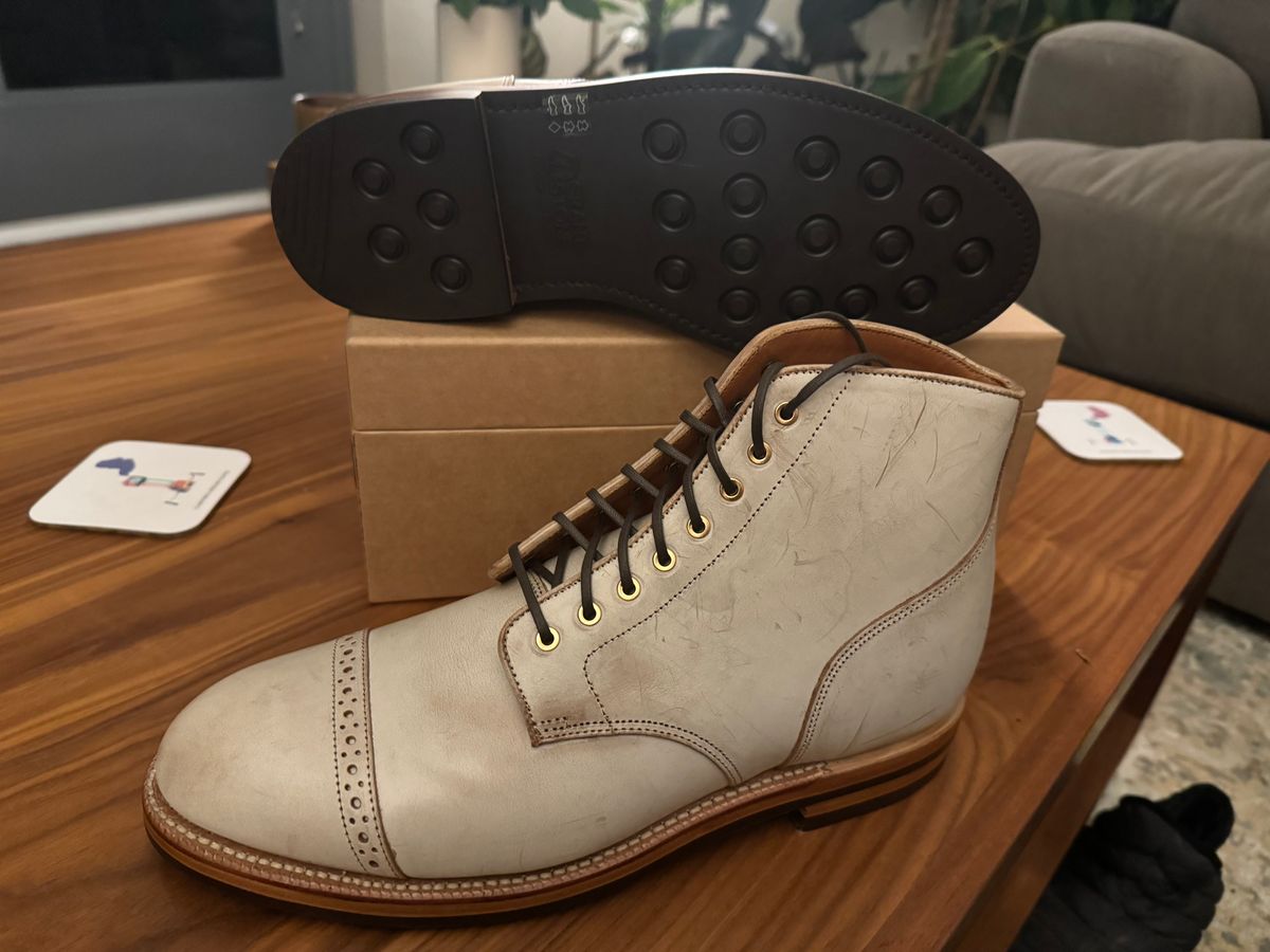 Photo by fogbreaker on November 2, 2024 of the Grant Stone Garrison Boot in Conceria Walpier Ghost Buttero.