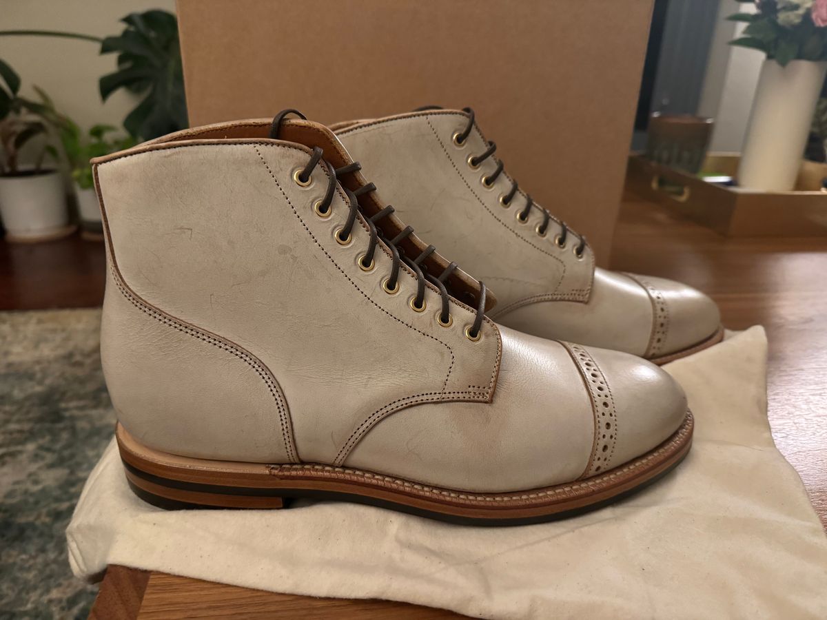 Photo by fogbreaker on November 2, 2024 of the Grant Stone Garrison Boot in Conceria Walpier Ghost Buttero.