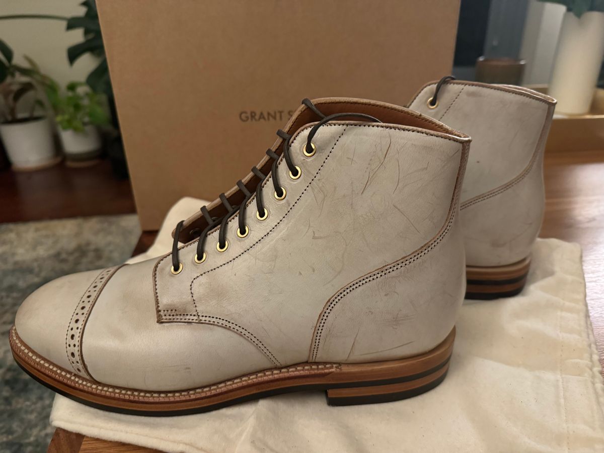 Photo by fogbreaker on November 2, 2024 of the Grant Stone Garrison Boot in Conceria Walpier Ghost Buttero.