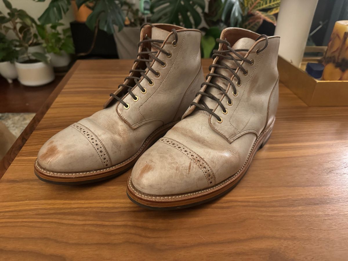 Photo by fogbreaker on November 23, 2024 of the Grant Stone Garrison Boot in Conceria Walpier Ghost Buttero.