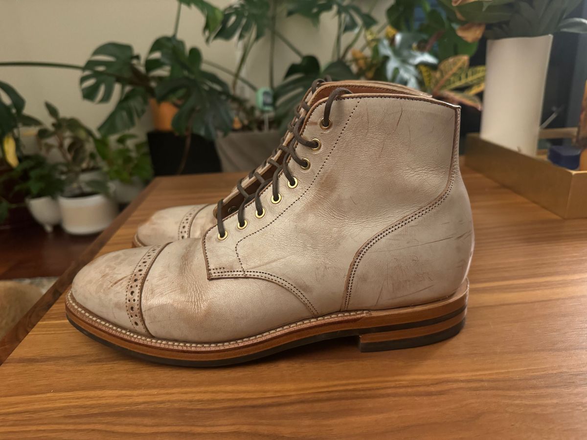 Photo by fogbreaker on November 23, 2024 of the Grant Stone Garrison Boot in Conceria Walpier Ghost Buttero.