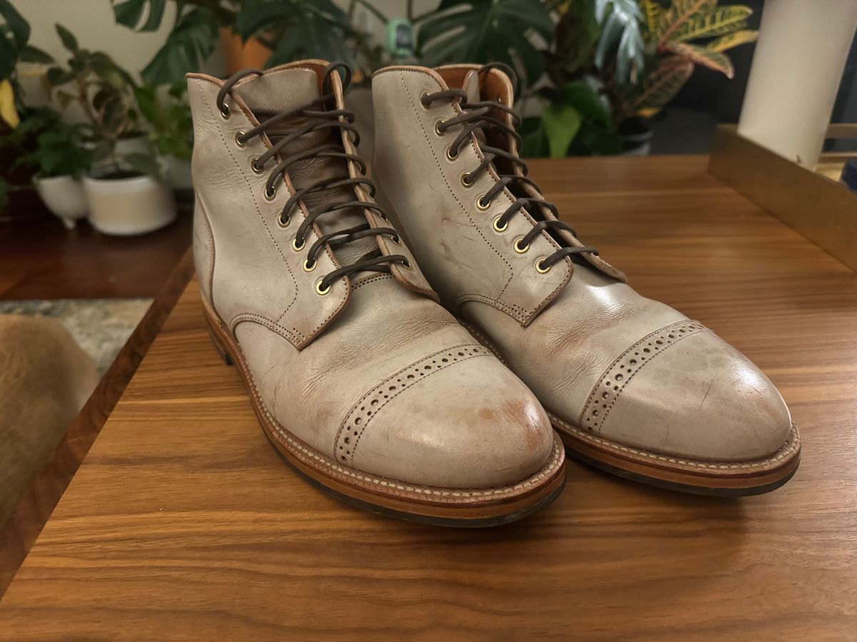 Photo by fogbreaker on November 22, 2024 of the Grant Stone Garrison Boot in Conceria Walpier Ghost Buttero.