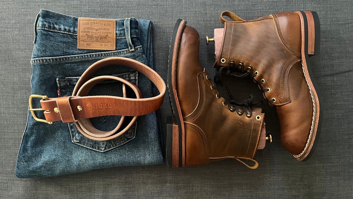Photo by vitomule on February 11, 2024 of the Nicks Falcon in Horween Orange Predator.