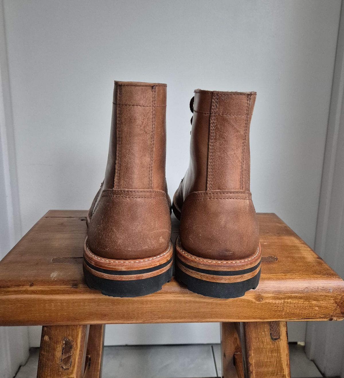 Photo by aussiebootlover on October 1, 2024 of the Oak Street Bootmakers Trench Boot in Maryam Cullata Cavallo Reverse Horse Rump.