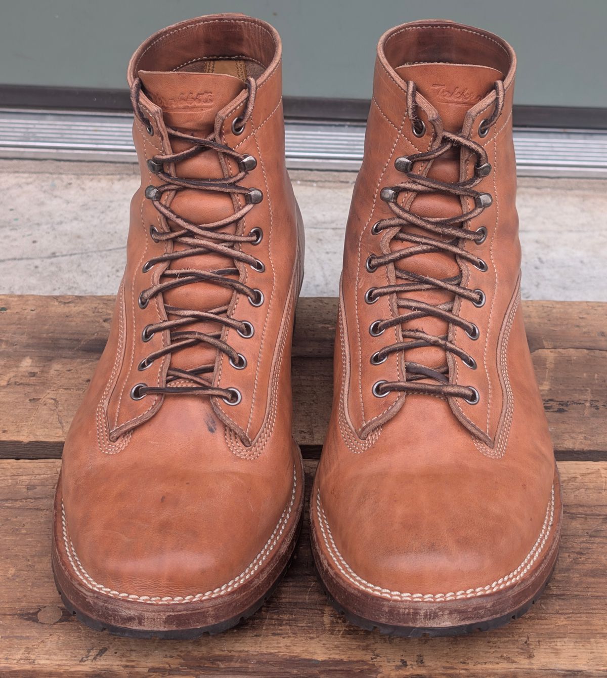 Photo by mburesh on November 3, 2025 of the Jakkrabbits Ivories Boot in Maryam Natural Horsebutt.