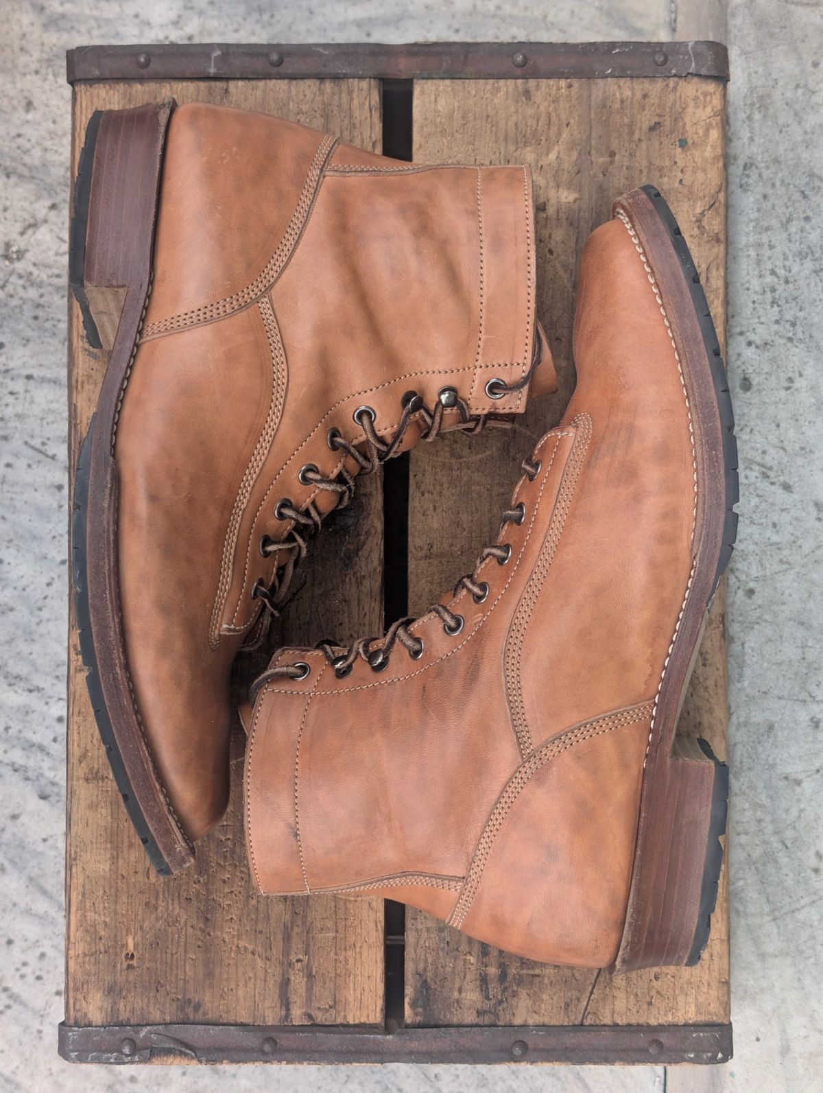 Photo by mburesh on November 3, 2025 of the Jakkrabbits Ivories Boot in Maryam Natural Horsebutt.