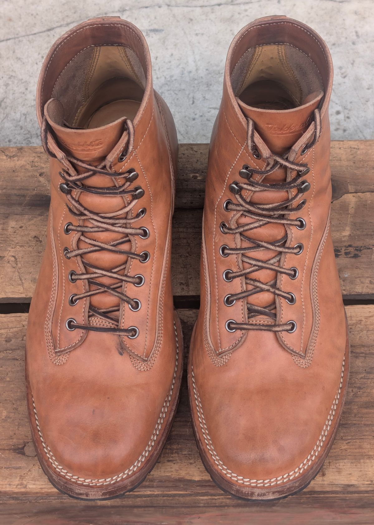 Photo by mburesh on November 3, 2025 of the Jakkrabbits Ivories Boot in Maryam Natural Horsebutt.