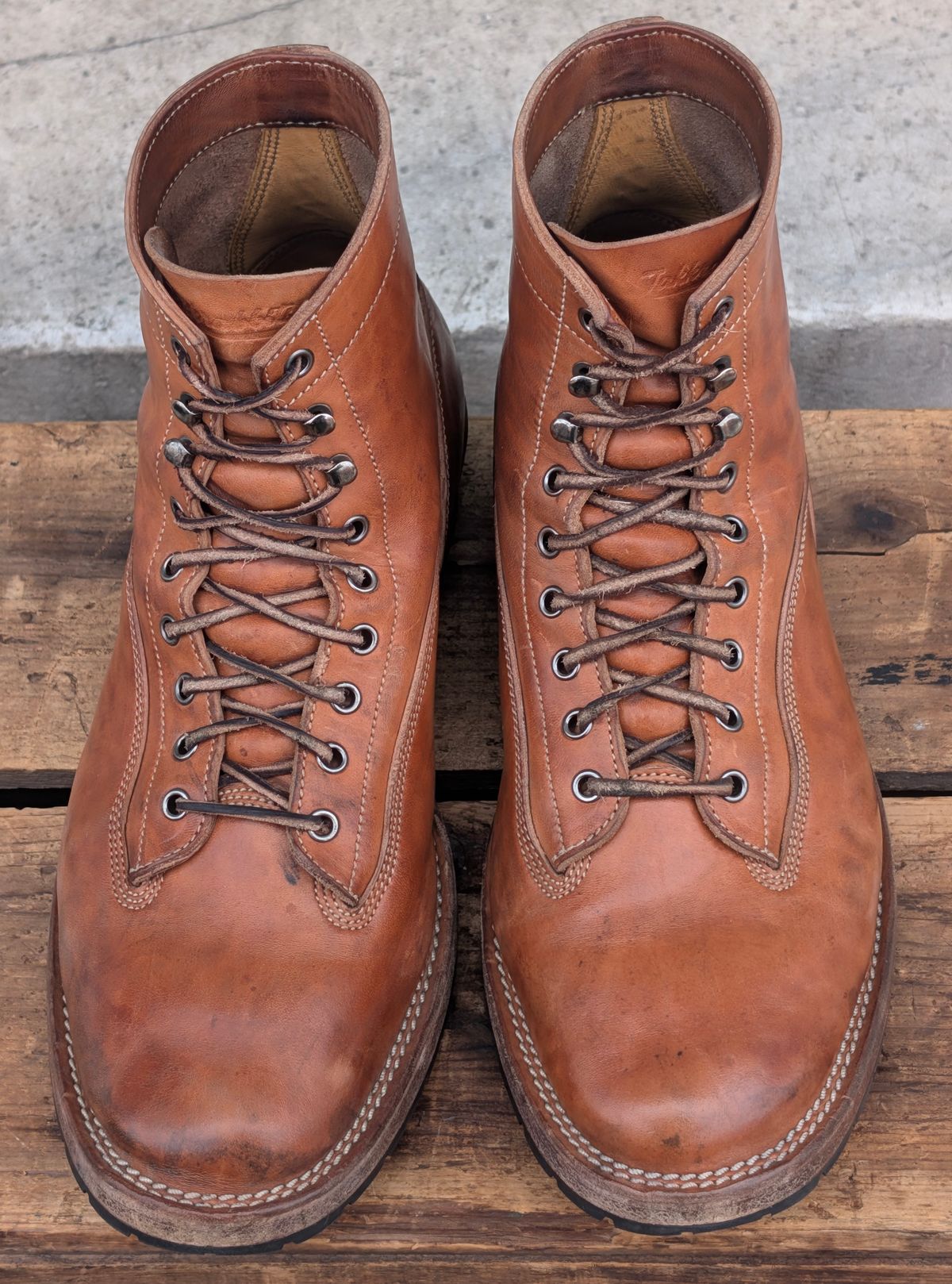 Photo by mburesh on January 5, 2026 of the Jakkrabbits Ivories Boot in Maryam Natural Horsebutt.