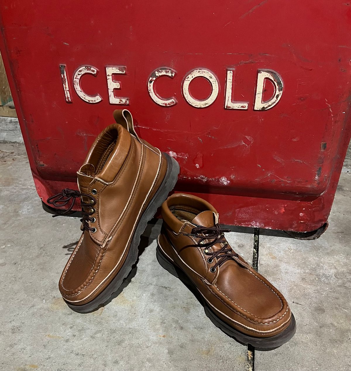 Photo by Chainstitch_1893 on November 6, 2025 of the Russell Moccasin Co. Traveling Sportsman in Tanneries Haas Tan French Veal.