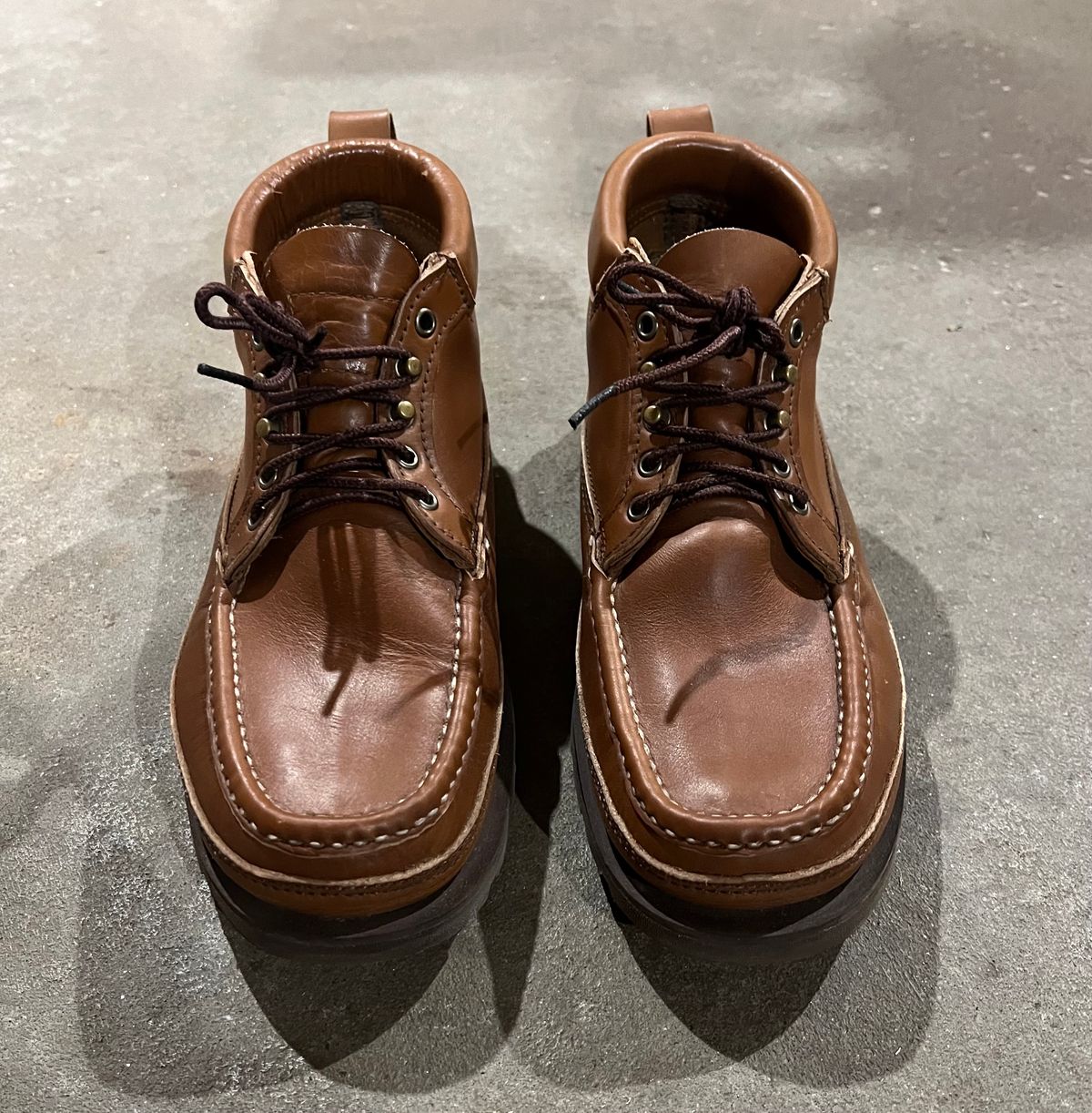 Photo by Chainstitch_1893 on November 6, 2025 of the Russell Moccasin Co. Traveling Sportsman in Tanneries Haas Tan French Veal.