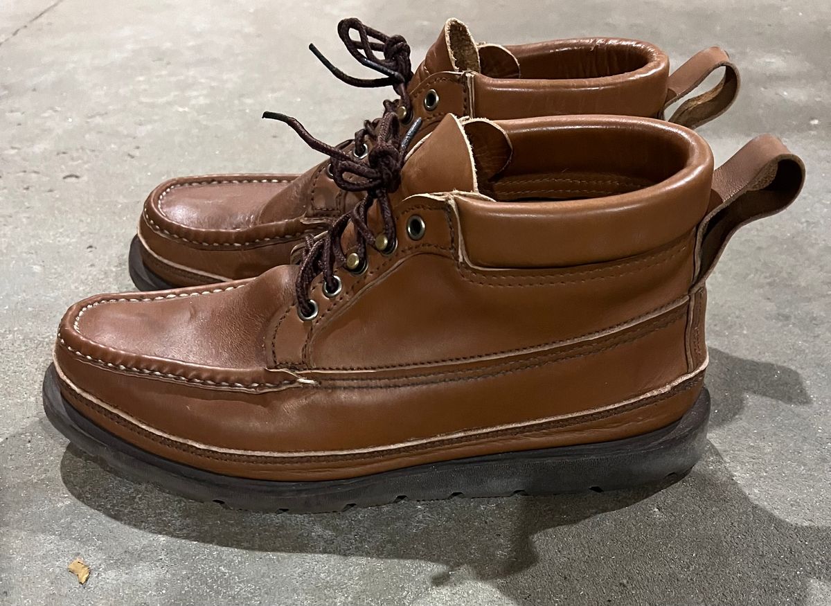Photo by Chainstitch_1893 on November 6, 2025 of the Russell Moccasin Co. Traveling Sportsman in Tanneries Haas Tan French Veal.