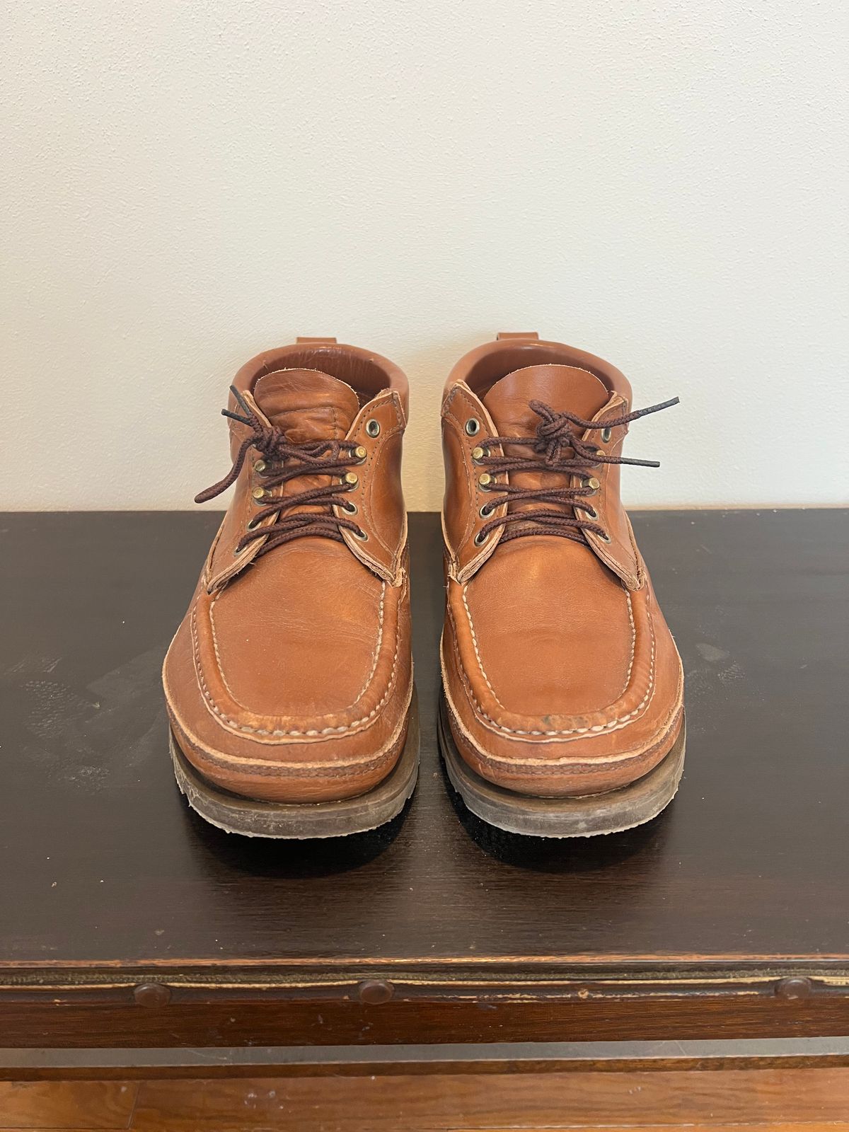 Photo by Chainstitch_1893 on December 5, 2025 of the Russell Moccasin Co. Traveling Sportsman in Tanneries Haas Tan French Veal.