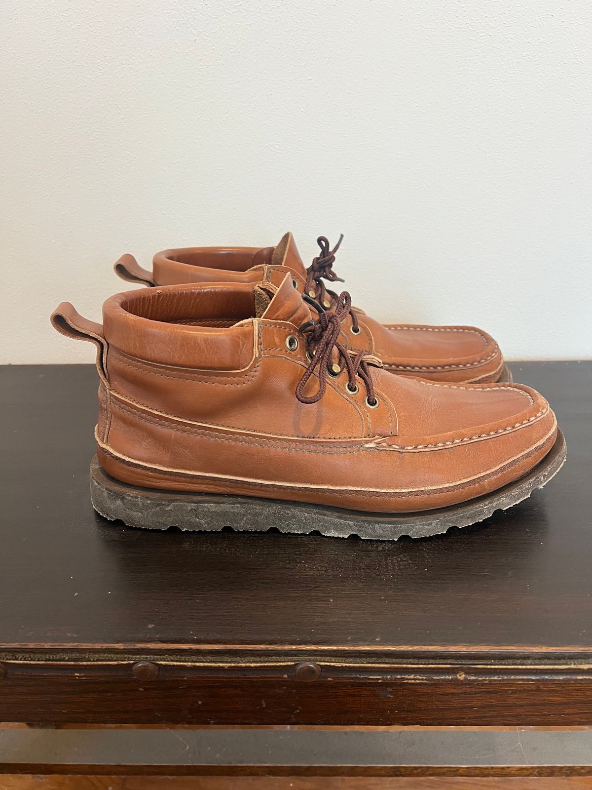 Photo by Chainstitch_1893 on December 5, 2025 of the Russell Moccasin Co. Traveling Sportsman in Tanneries Haas Tan French Veal.