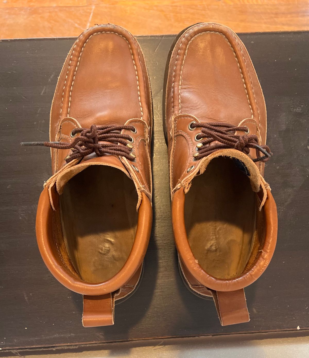 Photo by Chainstitch_1893 on December 5, 2025 of the Russell Moccasin Co. Traveling Sportsman in Tanneries Haas Tan French Veal.