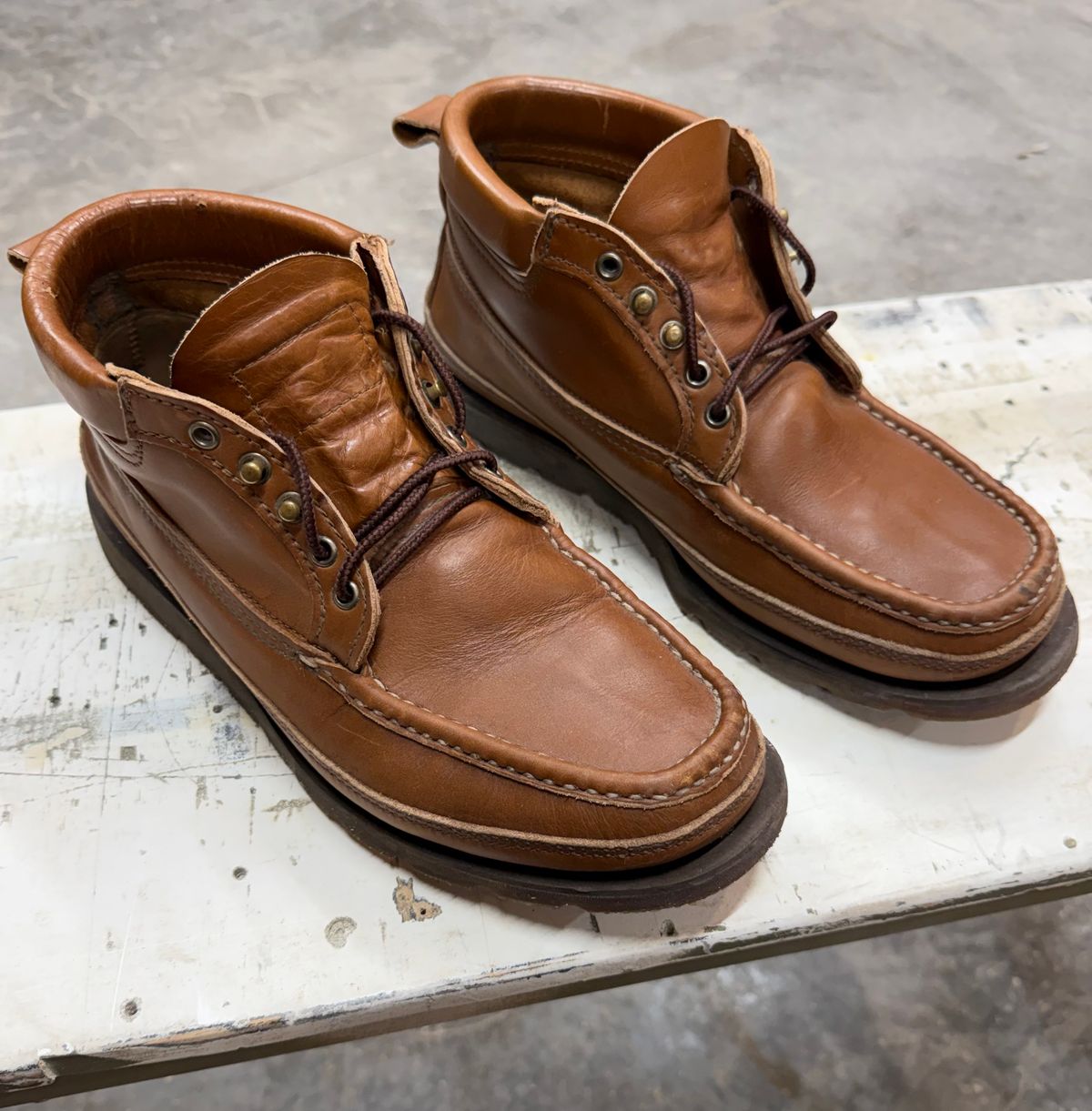 Photo by Chainstitch_1893 on January 6, 2026 of the Russell Moccasin Co. Traveling Sportsman in Tanneries Haas Tan French Veal.