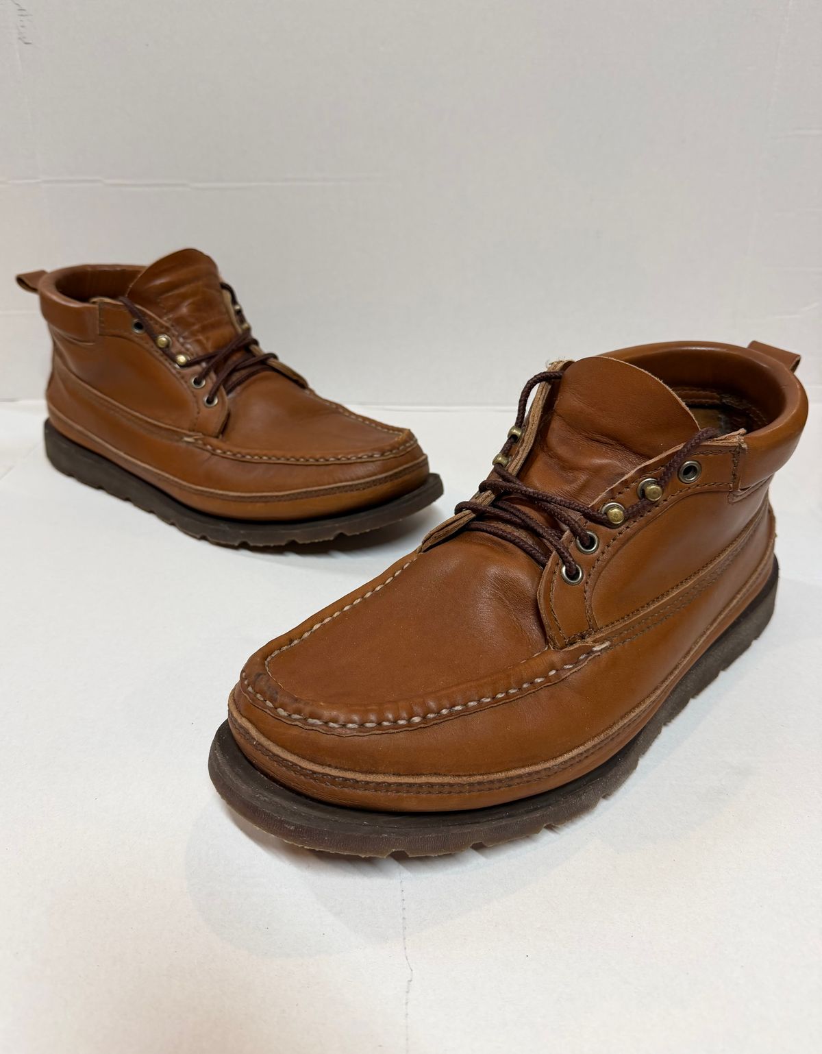 Photo by Chainstitch_1893 on February 5, 2026 of the Russell Moccasin Co. Traveling Sportsman in Tanneries Haas Tan French Veal.